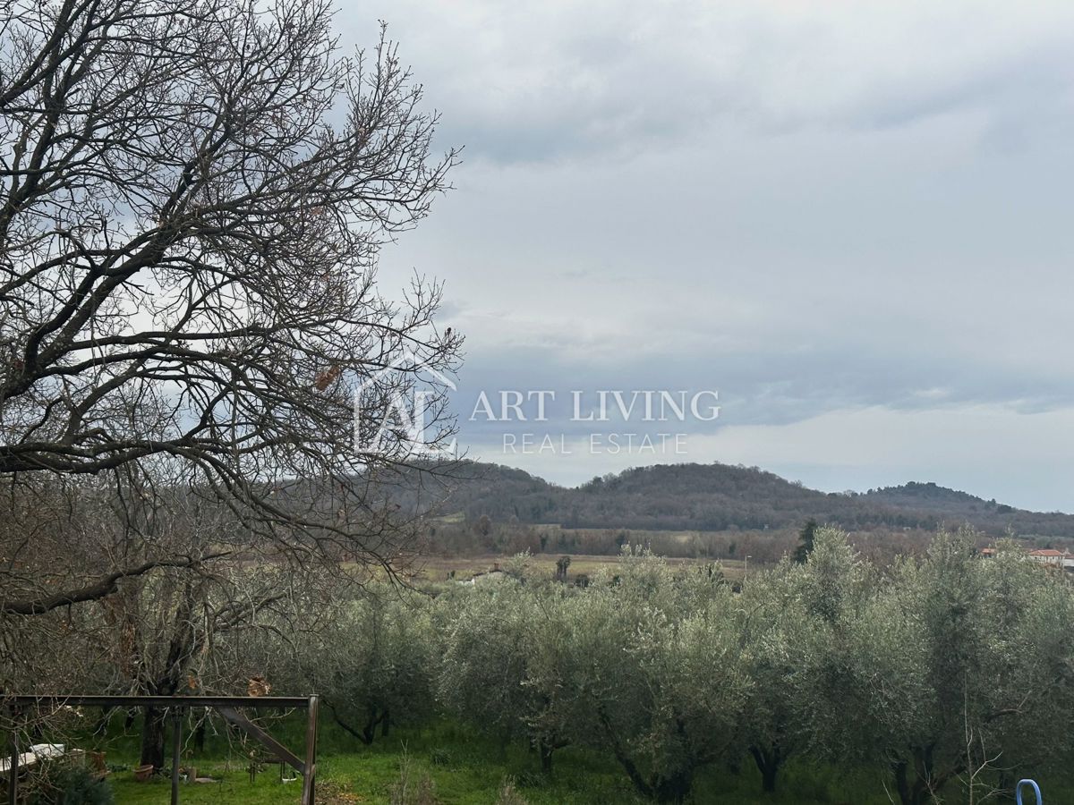 Poreč, okolica - PRILOŽNOST, prostorno stanovanje 81 m2 na mirni in lepi lokaciji