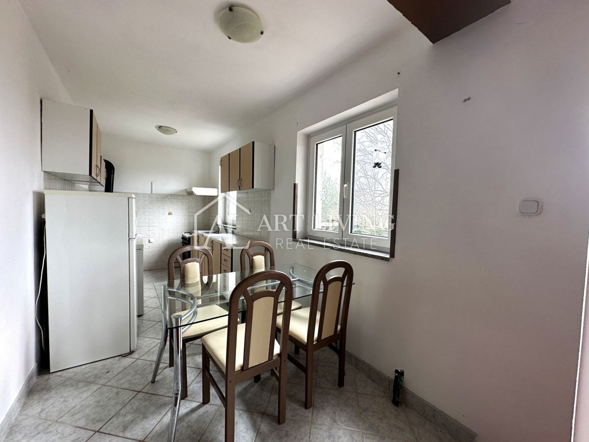 Poreč, okolica - PRILOŽNOST, prostorno stanovanje 81 m2 na mirni in lepi lokaciji