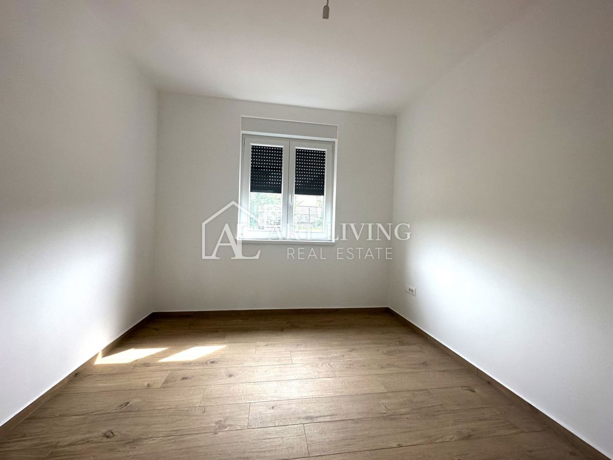 Poreč, okolica - PRILOŽNOST!!! Dvosobno stanovanje z vrtom velikosti 168 m2