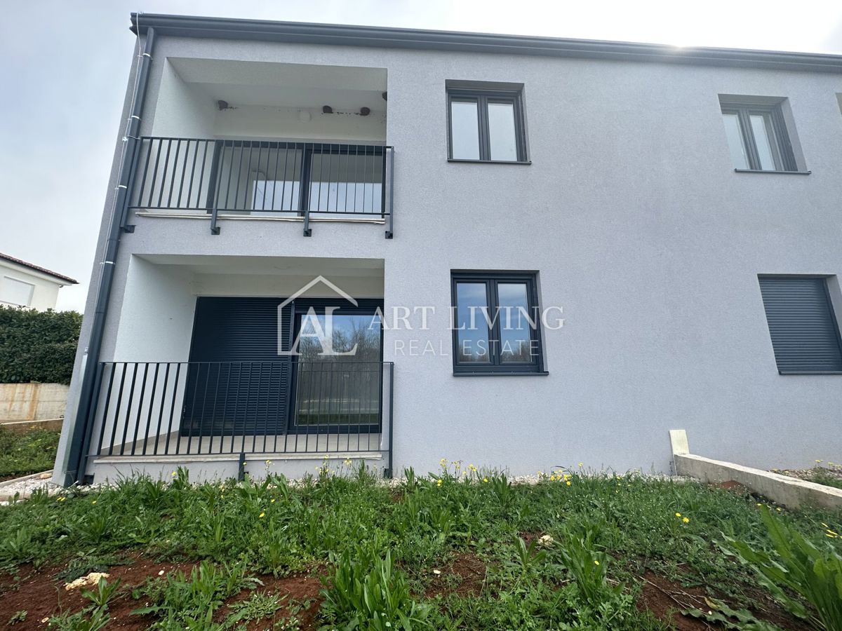 Poreč, okolica - PRILOŽNOST!!! Dvosobno stanovanje z vrtom velikosti 168 m2