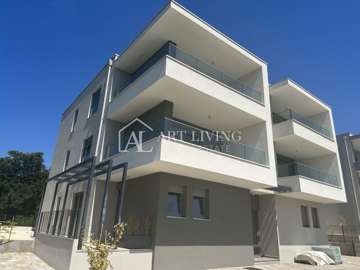 Umag-okolica, Stanovanje 80 m2 na atraktivni lokaciji 150 m od morja