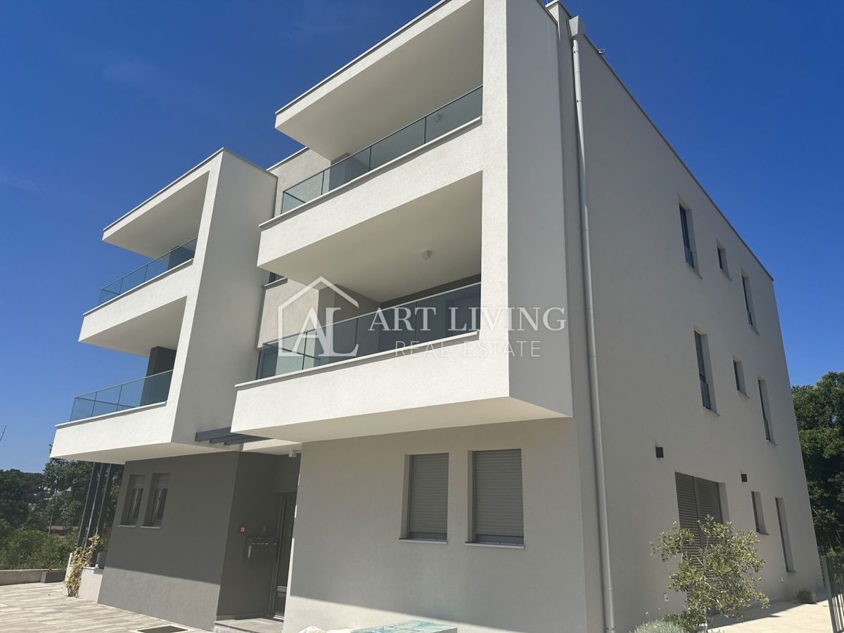 Umag-okolica, Stanovanje 80 m2 na atraktivni lokaciji 150 m od morja