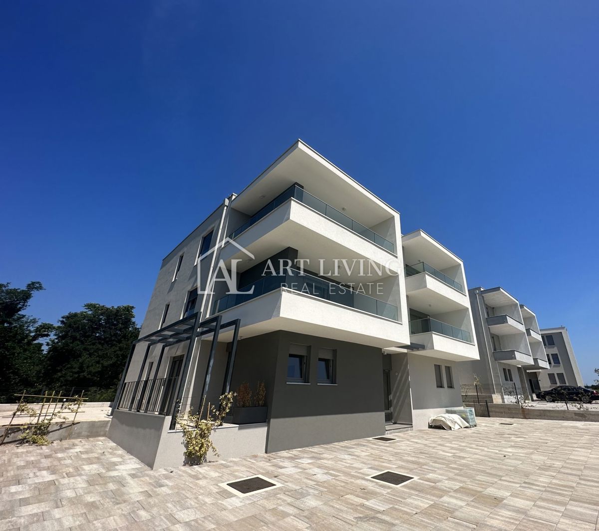 Umag-okolica, Stanovanje 80 m2 na atraktivni lokaciji 150 m od morja