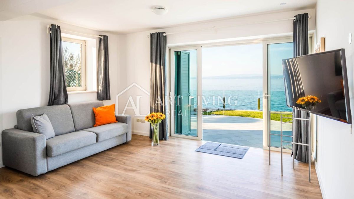 Umag-okolica, luksuzna vila z bazenom in zasebno plažo