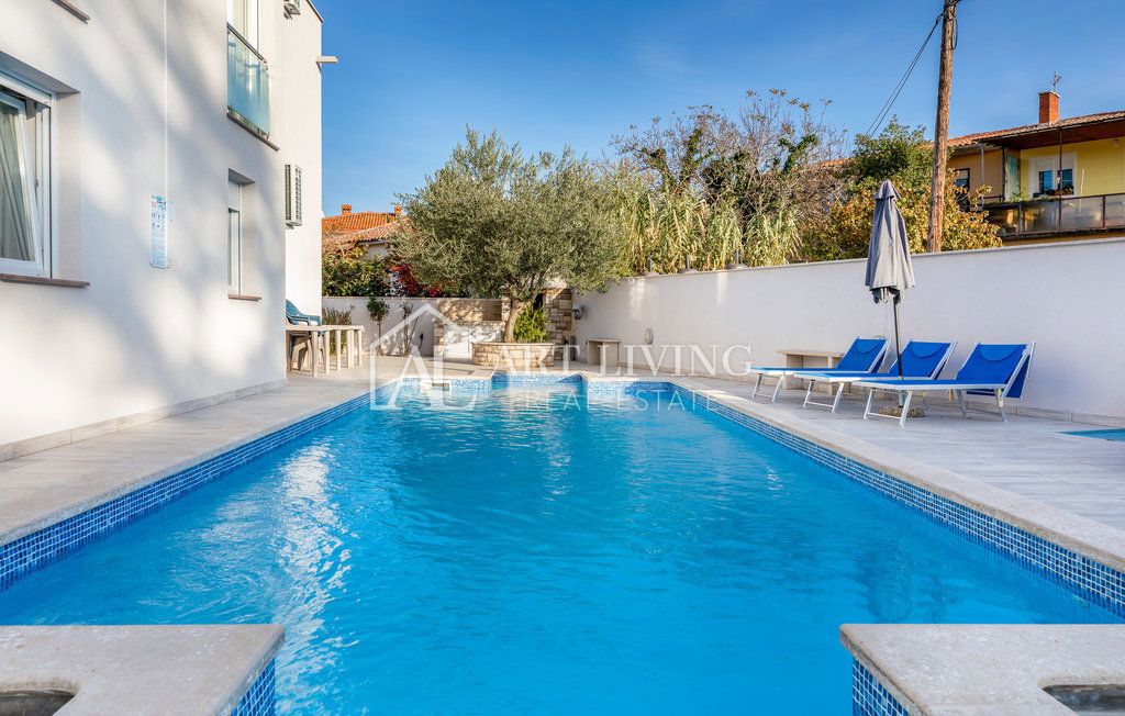 Istra, Umag – Privlačna apartmajska hiša, 300 m od morja