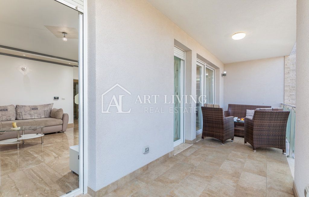Istra, Umag – Privlačna apartmajska hiša, 300 m od morja