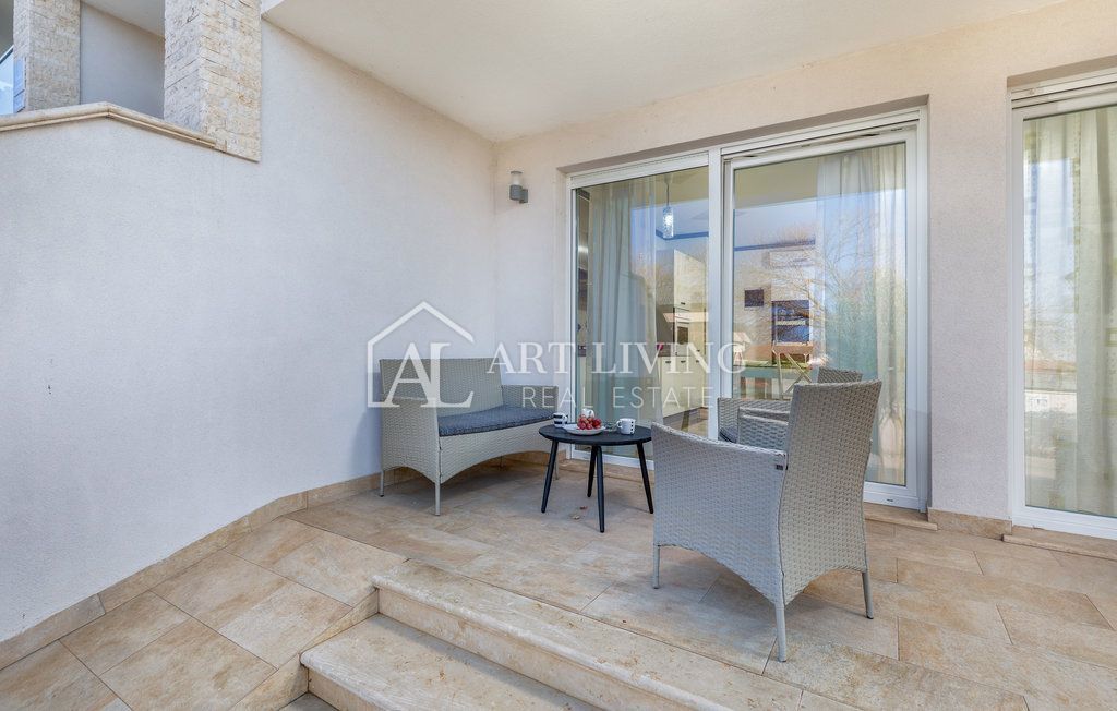 Istra, Umag – Privlačna apartmajska hiša, 300 m od morja