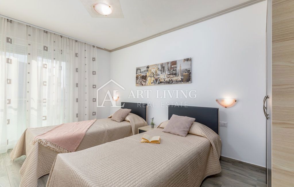Istra, Umag – Privlačna apartmajska hiša, 300 m od morja