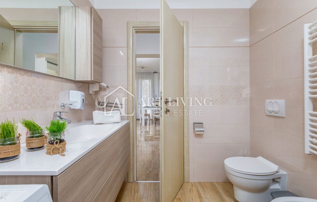 Istra, Umag – Privlačna apartmajska hiša, 300 m od morja