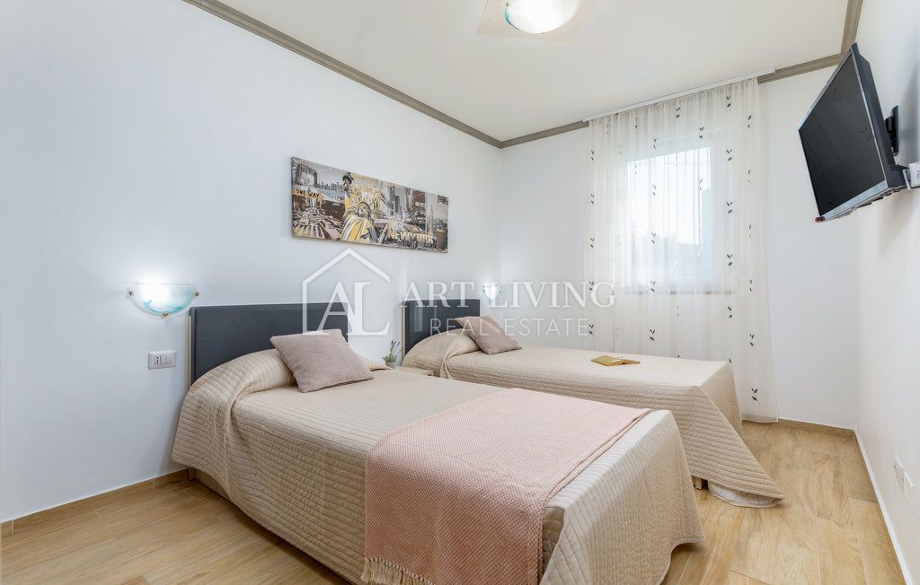 Istra, Umag – Privlačna apartmajska hiša, 300 m od morja