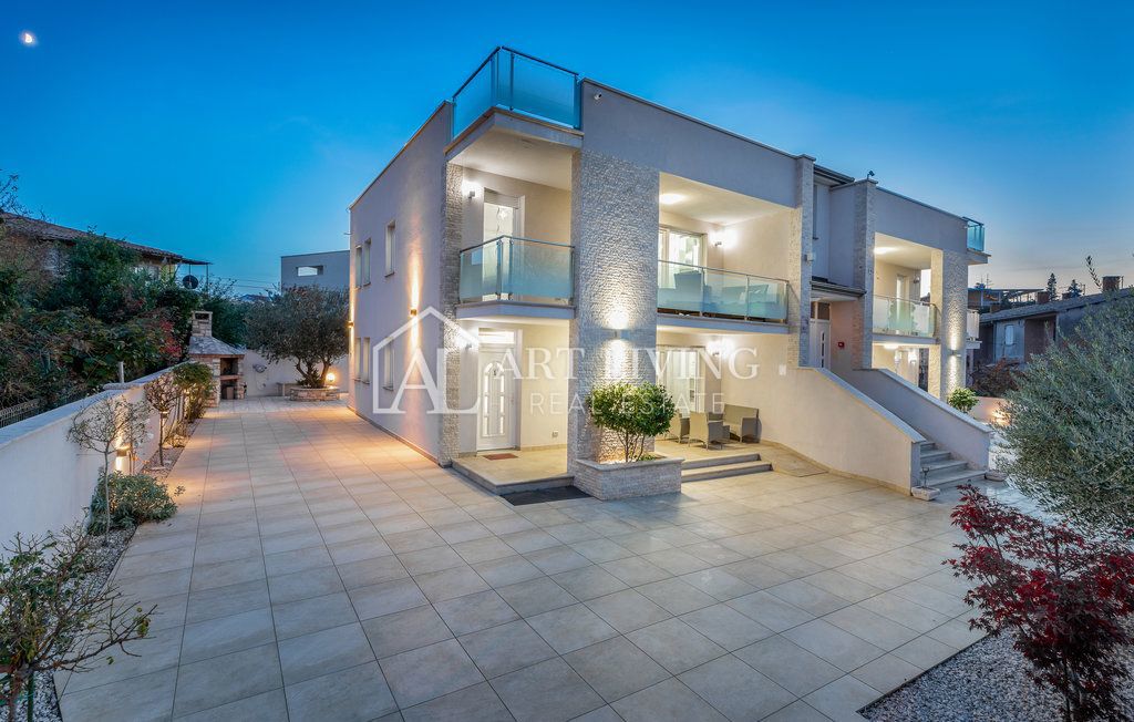 Istra, Umag – Privlačna apartmajska hiša, 300 m od morja