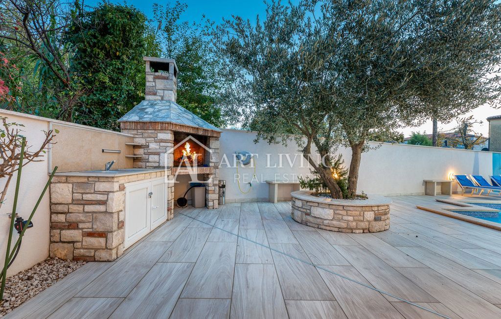 Istra, Umag – Privlačna apartmajska hiša, 300 m od morja
