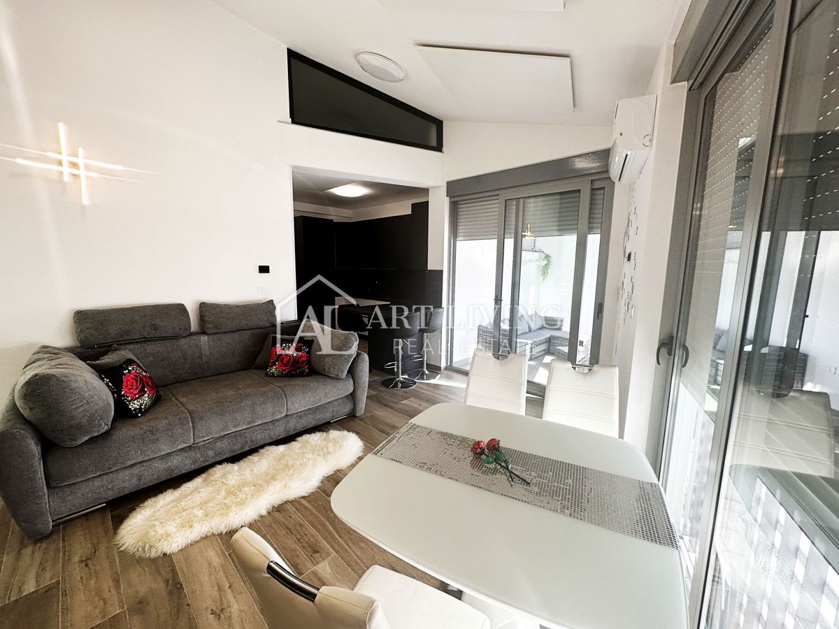 Umag, okolica – Luksuzno stanovanje z galerijo, 72 m², pogled na morje, 300 m od plaže