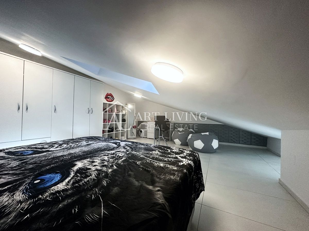 Umag, okolica – Luksuzno stanovanje z galerijo, 72 m², pogled na morje, 300 m od plaže