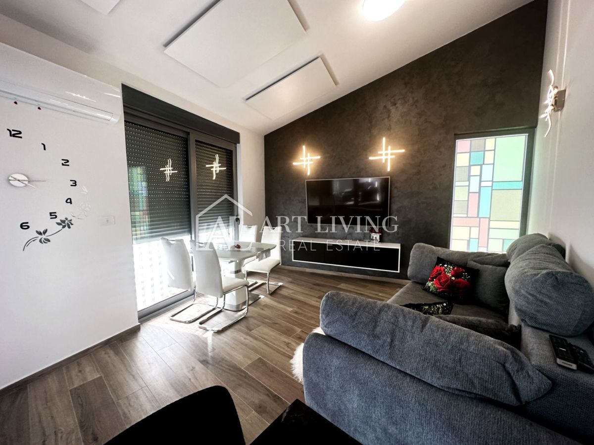 Umag, okolica – Luksuzno stanovanje z galerijo, 72 m², pogled na morje, 300 m od plaže