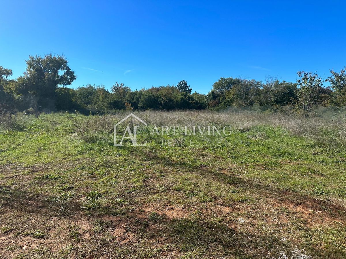 UMAG, okolica - atraktivno gradbeno zemljišče, 850 m², 2 km od centra