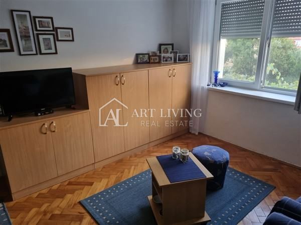 Umag – PRILOŽNOST, prostorno stanovanje 77,19 m² blizu centra mesta