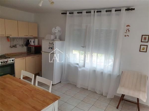 Umag – PRILOŽNOST, prostorno stanovanje 77,19 m² blizu centra mesta