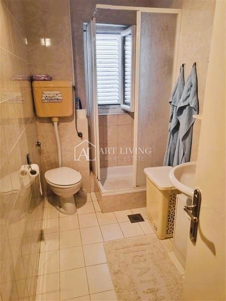 Umag – PRILOŽNOST, prostorno stanovanje 77,19 m² blizu centra mesta