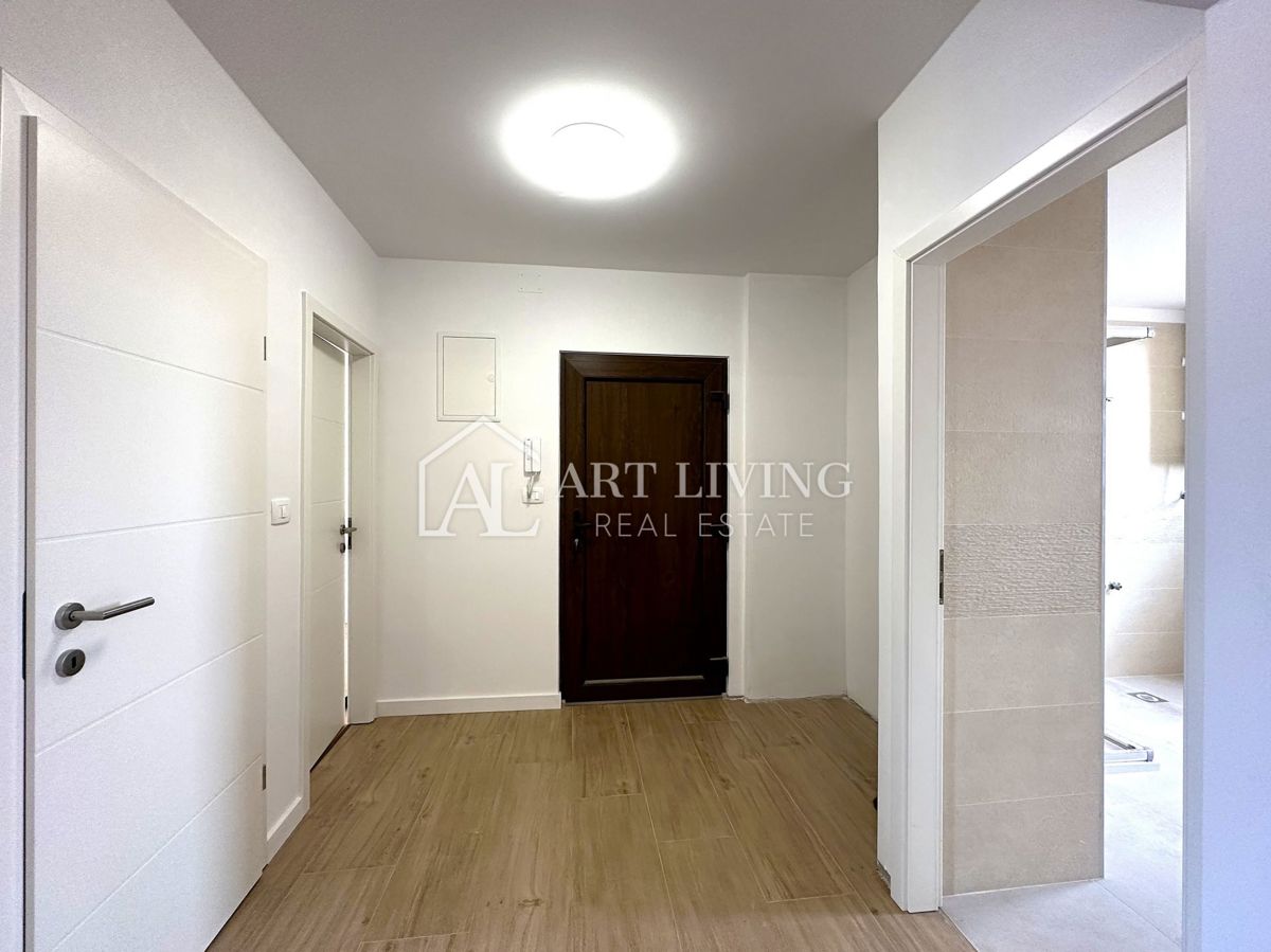 Umag, center – popolnoma na novo urejeno dvosobno stanovanje na TOP lokaciji