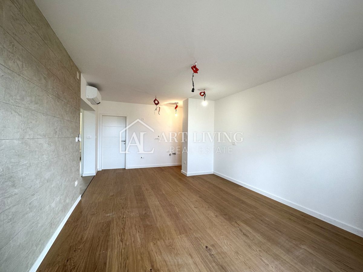 Umag, center – popolnoma na novo urejeno dvosobno stanovanje na TOP lokaciji