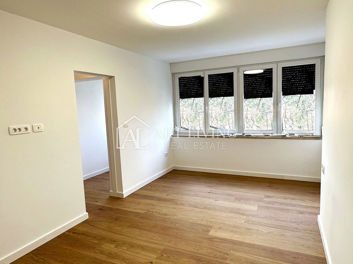 Umag, center – popolnoma na novo urejeno dvosobno stanovanje na TOP lokaciji