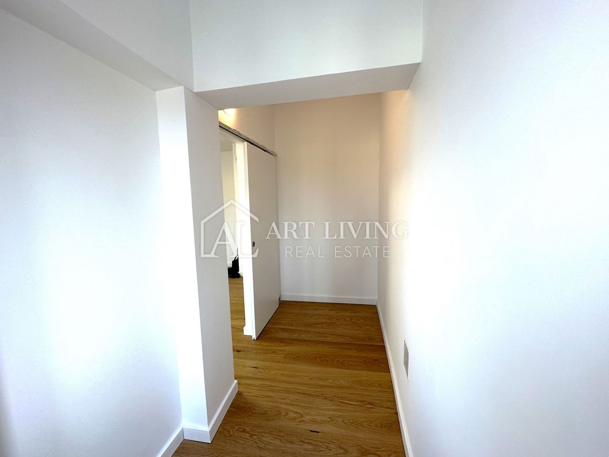 Umag, center – popolnoma na novo urejeno dvosobno stanovanje na TOP lokaciji