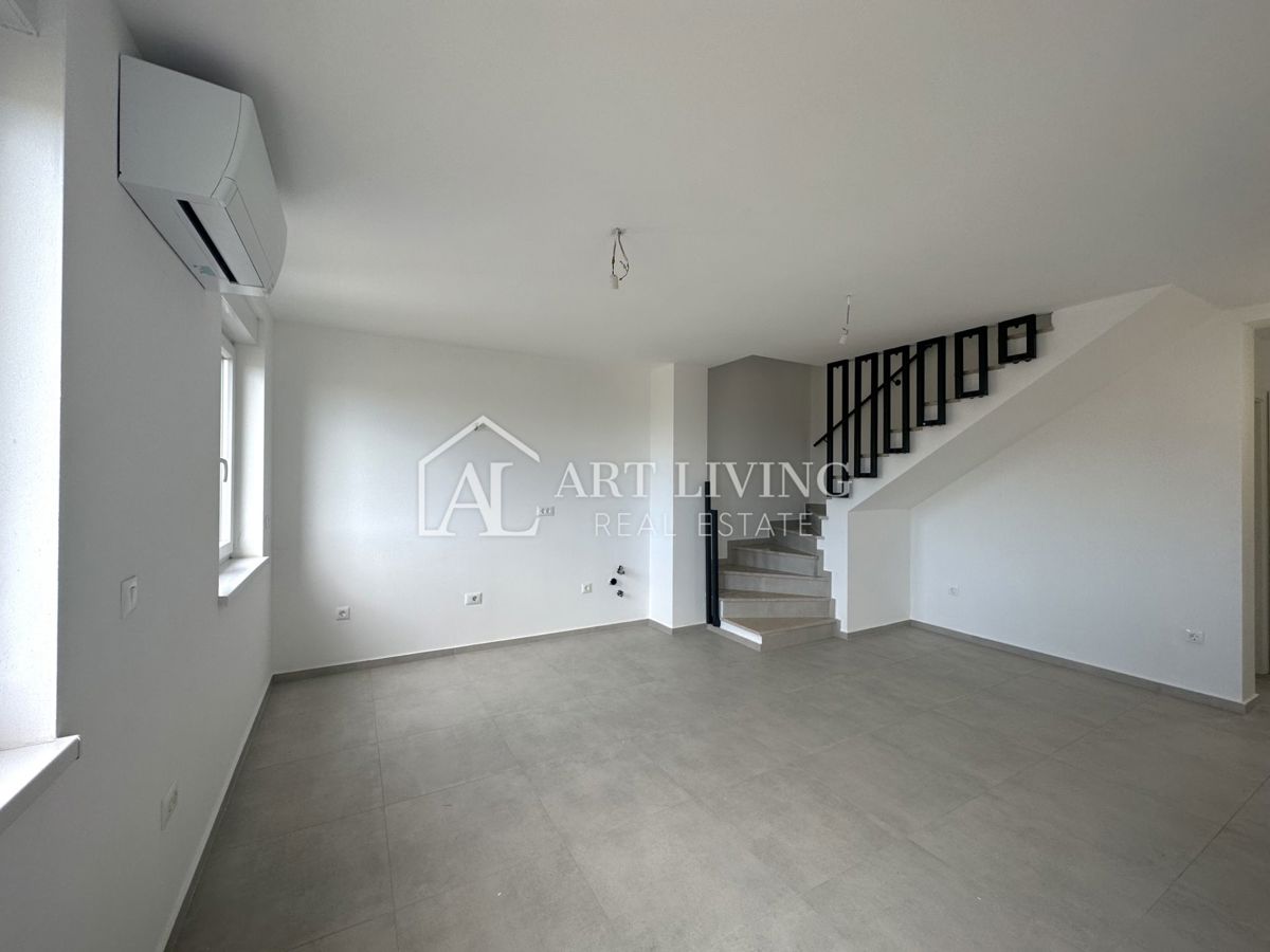 Poreč, okolica - dvoetažno trisobno stanovanje, 86,40 m2, NOVOGRADNJA