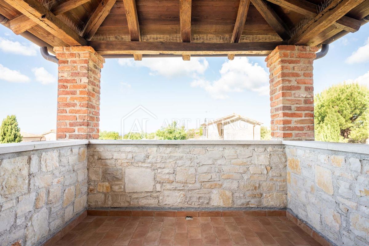 Poreč, okolica - ekskluzivna vila z bazenom v rustikalnem stilu