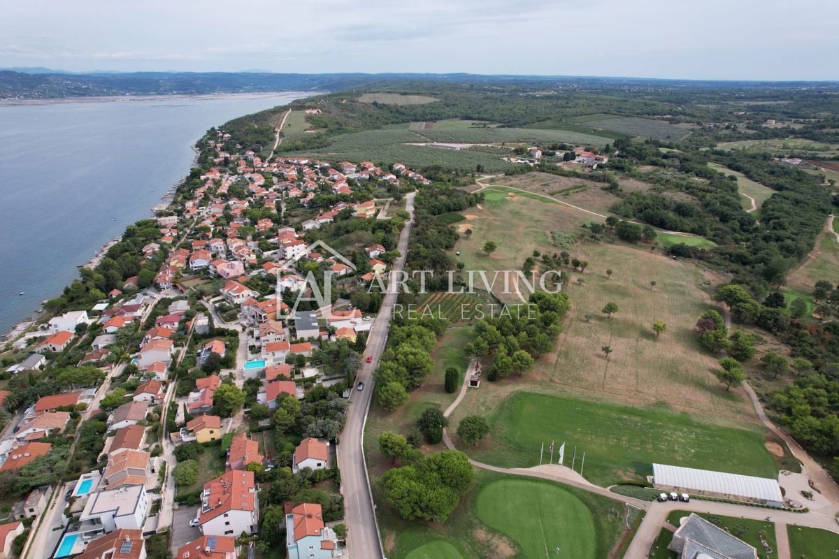 Umag, Crveni Vrh - ekskluzivno gradbeno zemljišče s pogledom na morje - izjemna lokacija