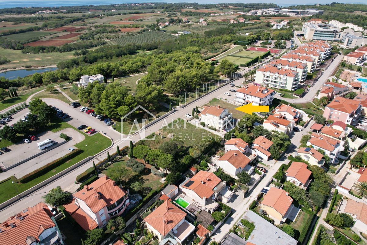 Umag, Crveni Vrh - ekskluzivno gradbeno zemljišče s pogledom na morje - izjemna lokacija
