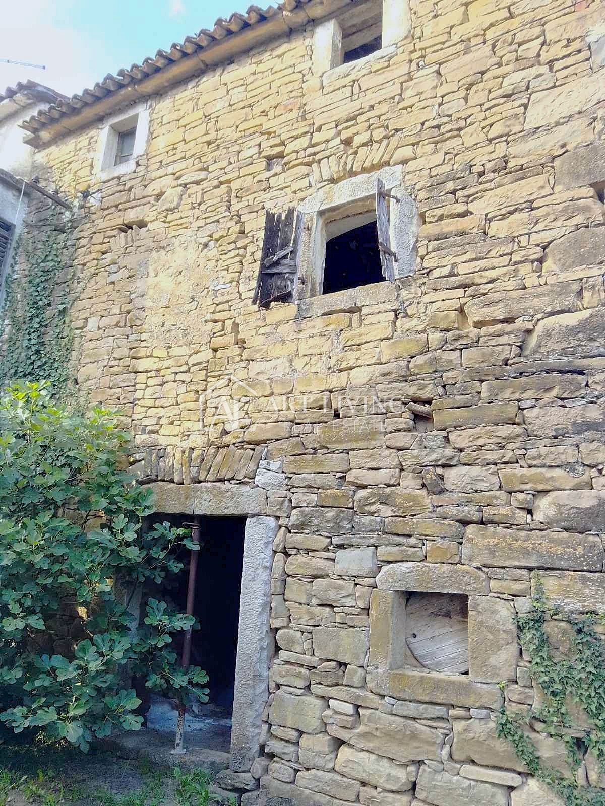 Buzet, okolica – pristna kamnita hiša za obnovo – PRILOŽNOST!
