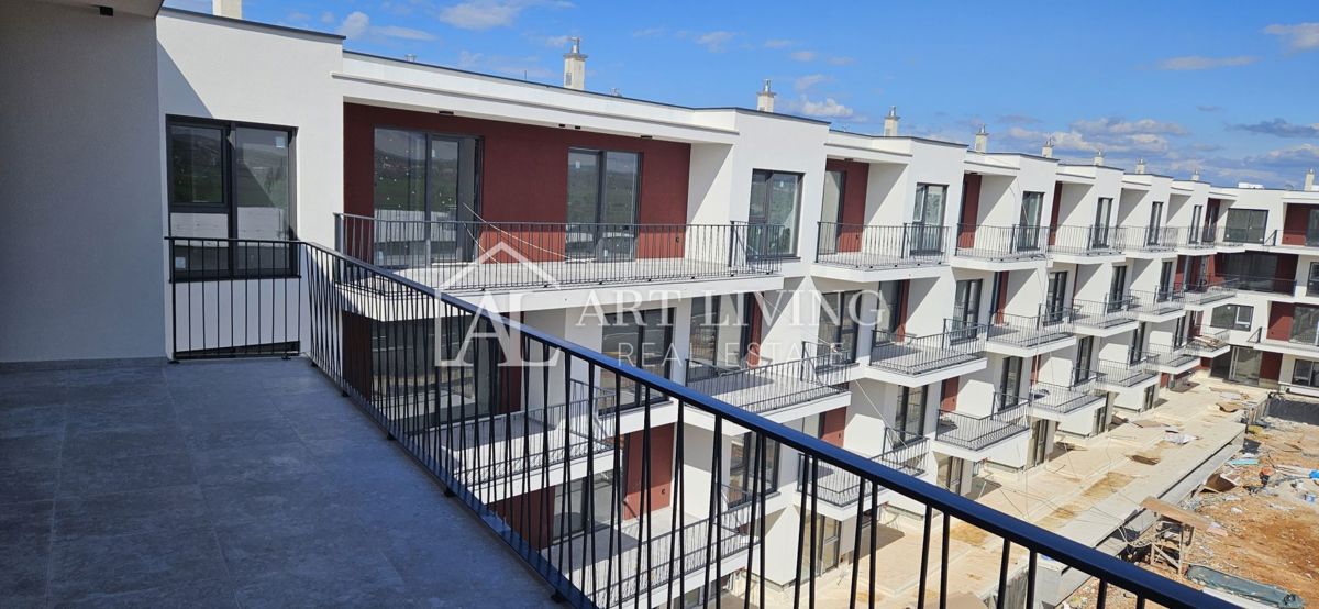 Istra, Umag - moderno dvosobno stanovanje v 3. nadstropju - PRILOŽNOST
