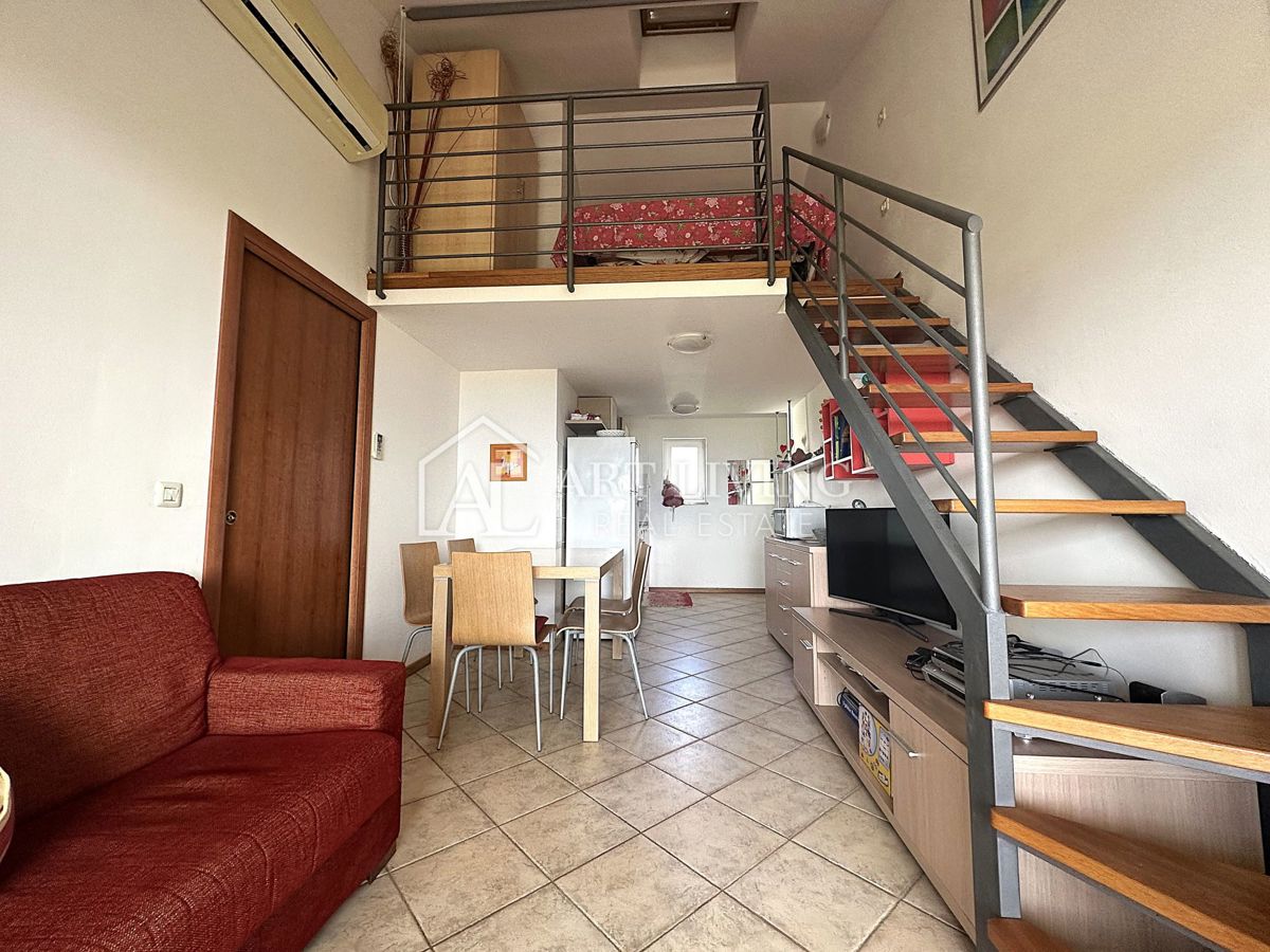 Umag, okolica - EDINSTVENA PRILOŽNOST, dvosobno stanovanje s čudovitim pogledom na morje