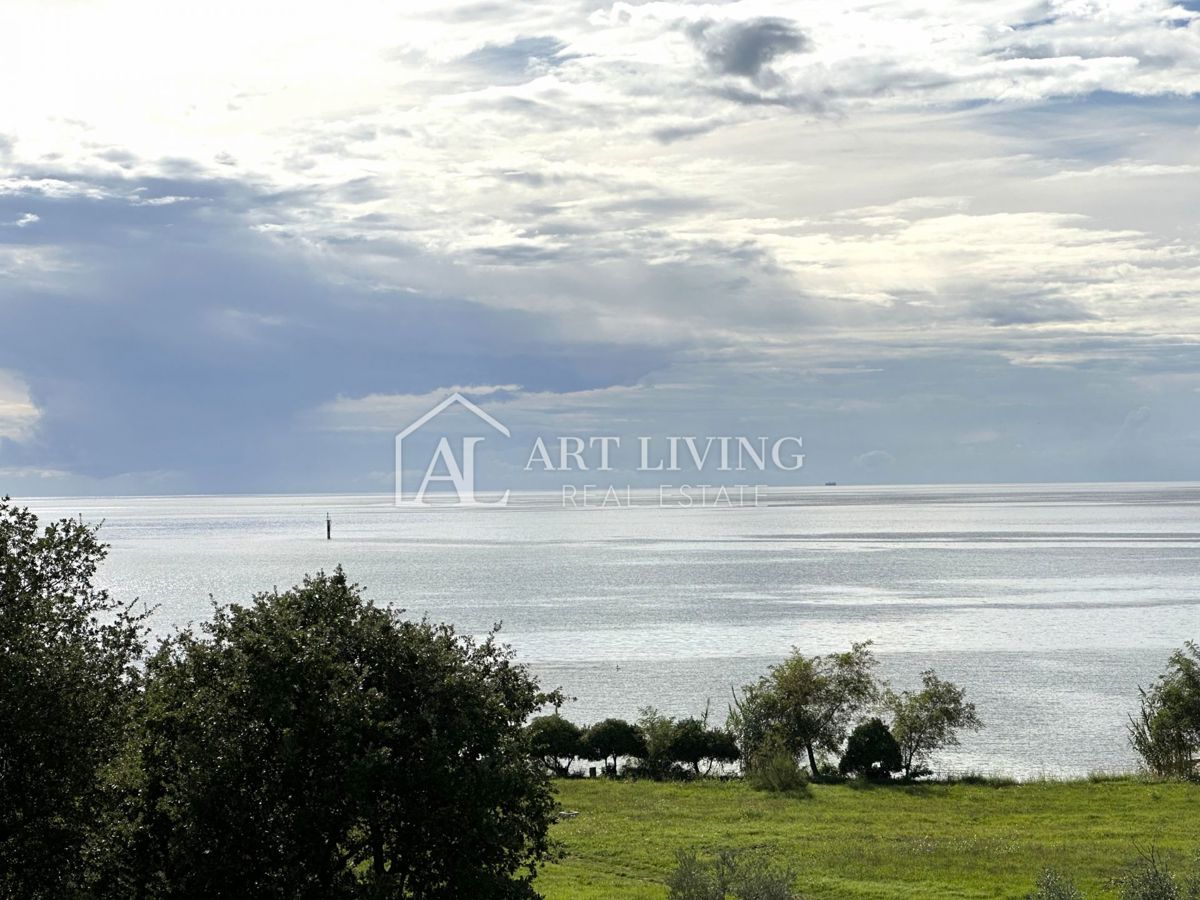 Umag, okolica - EDINSTVENA PRILOŽNOST, dvosobno stanovanje s čudovitim pogledom na morje