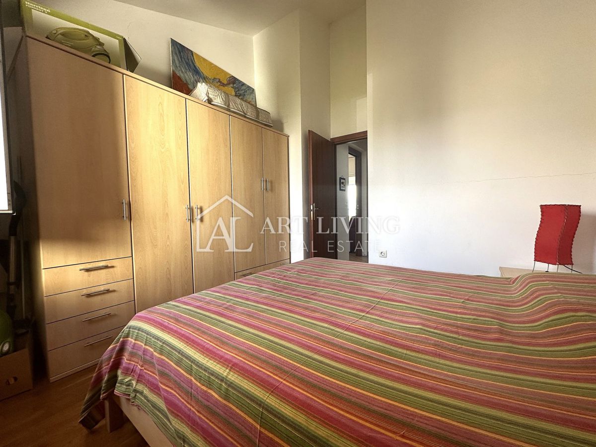 Umag, okolica - EDINSTVENA PRILOŽNOST, dvosobno stanovanje s čudovitim pogledom na morje