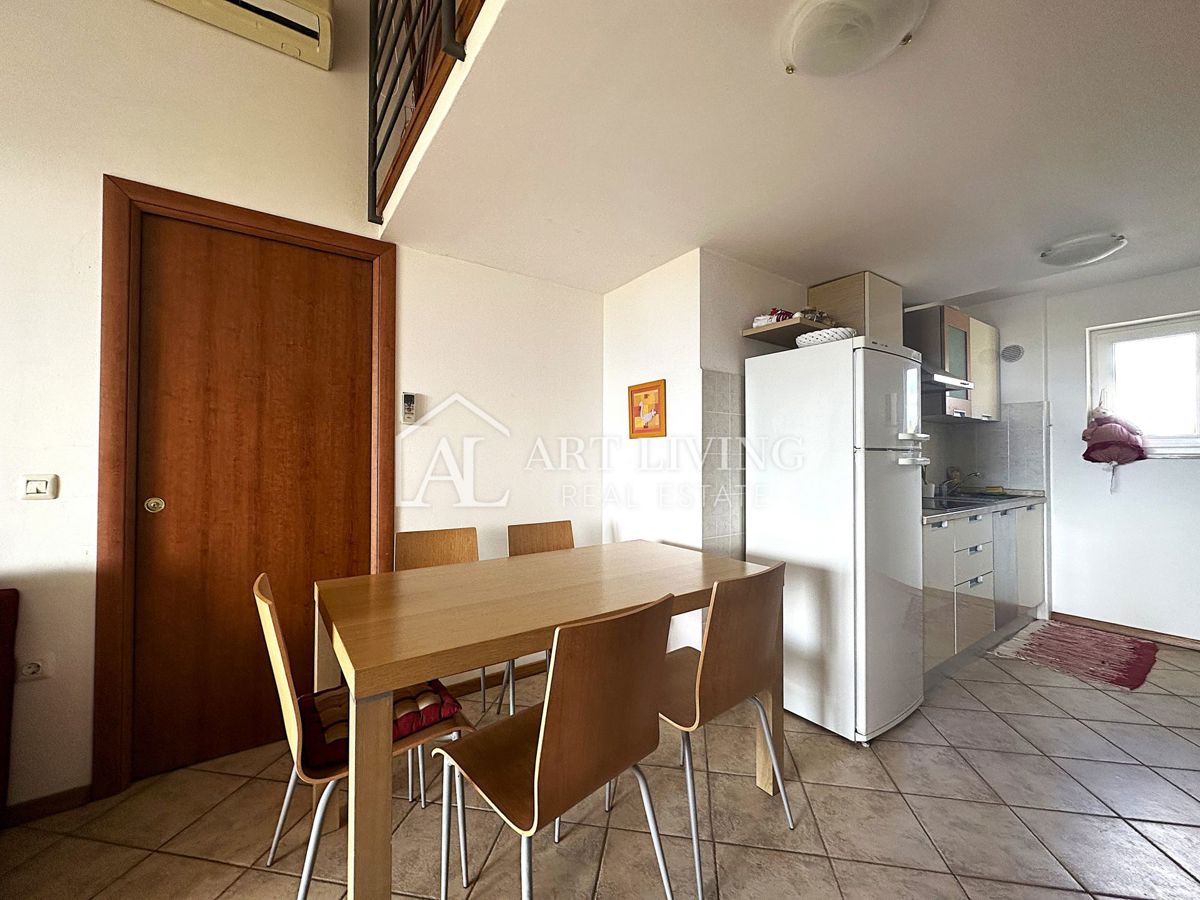 Umag, okolica - EDINSTVENA PRILOŽNOST, dvosobno stanovanje s čudovitim pogledom na morje