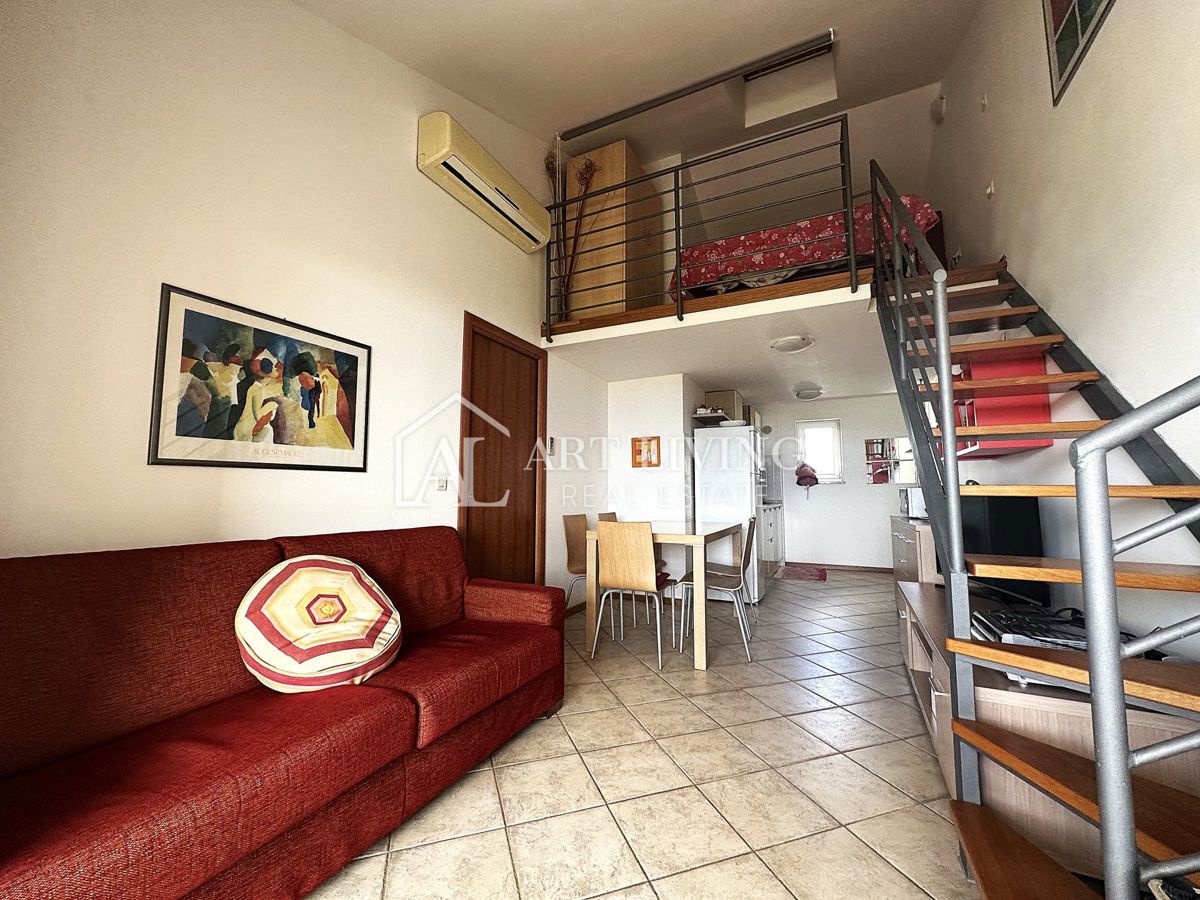 Umag, okolica - EDINSTVENA PRILOŽNOST, dvosobno stanovanje s čudovitim pogledom na morje