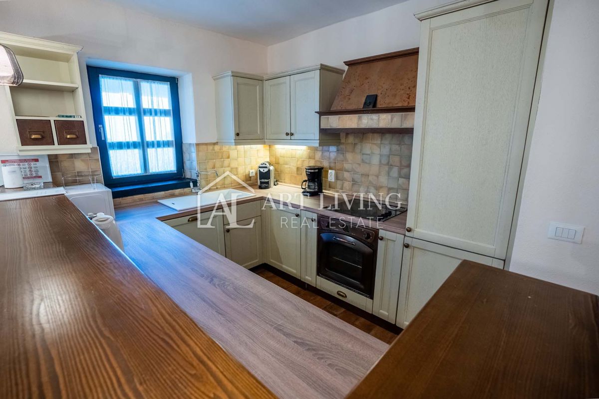 Poreč, okolica - razkošna rustikalna vila z bazenom