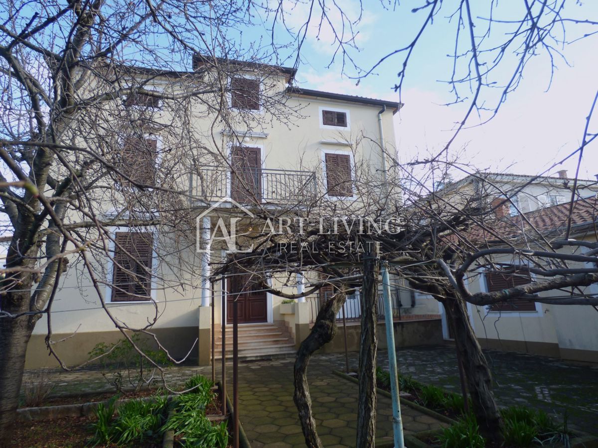 Umag, Edinstvena hiša izjemne arhitekture 50 m od morja