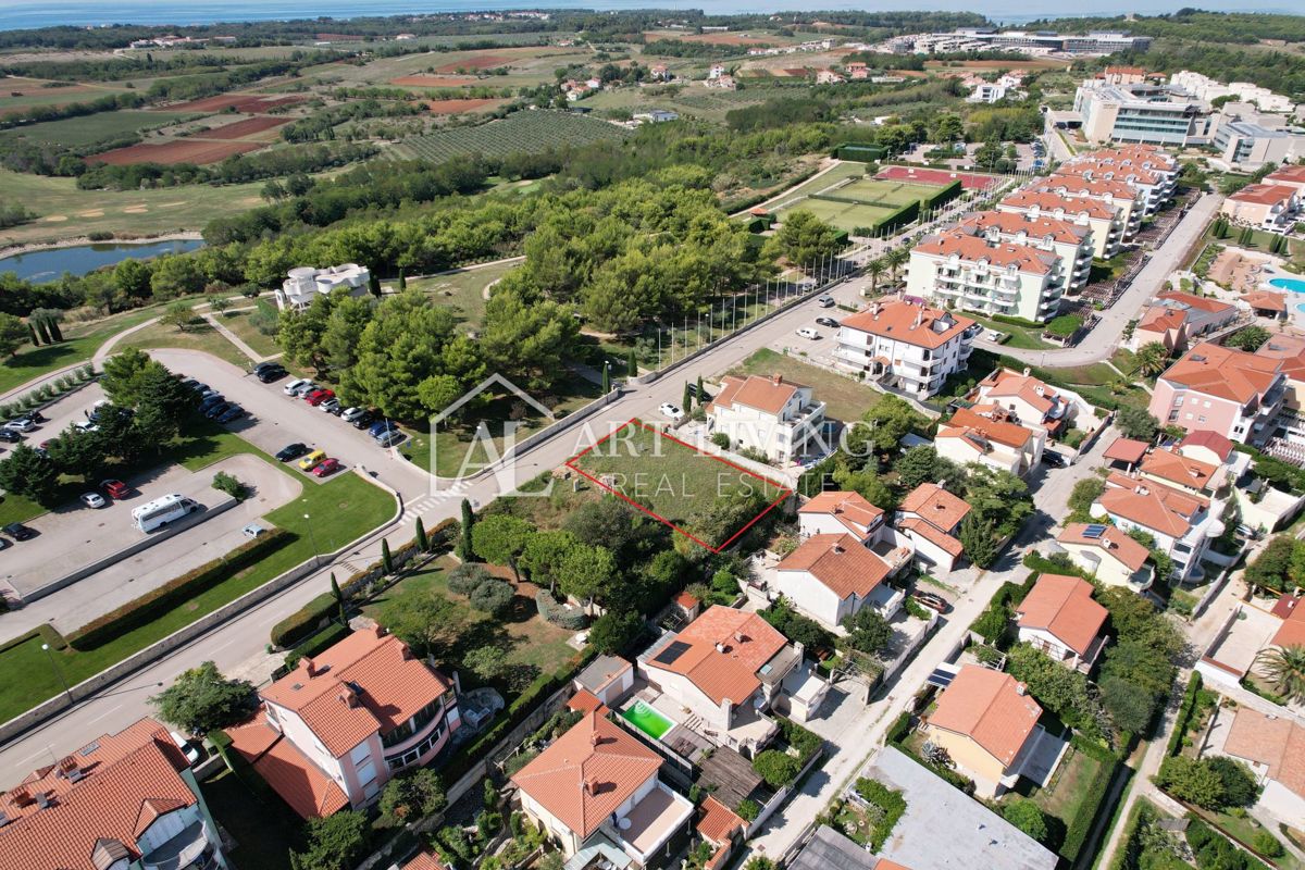 Umag, Crveni Vrh - EKSKLUZIVNO - gradbeno zemljišče s projektom na izjemni lokaciji