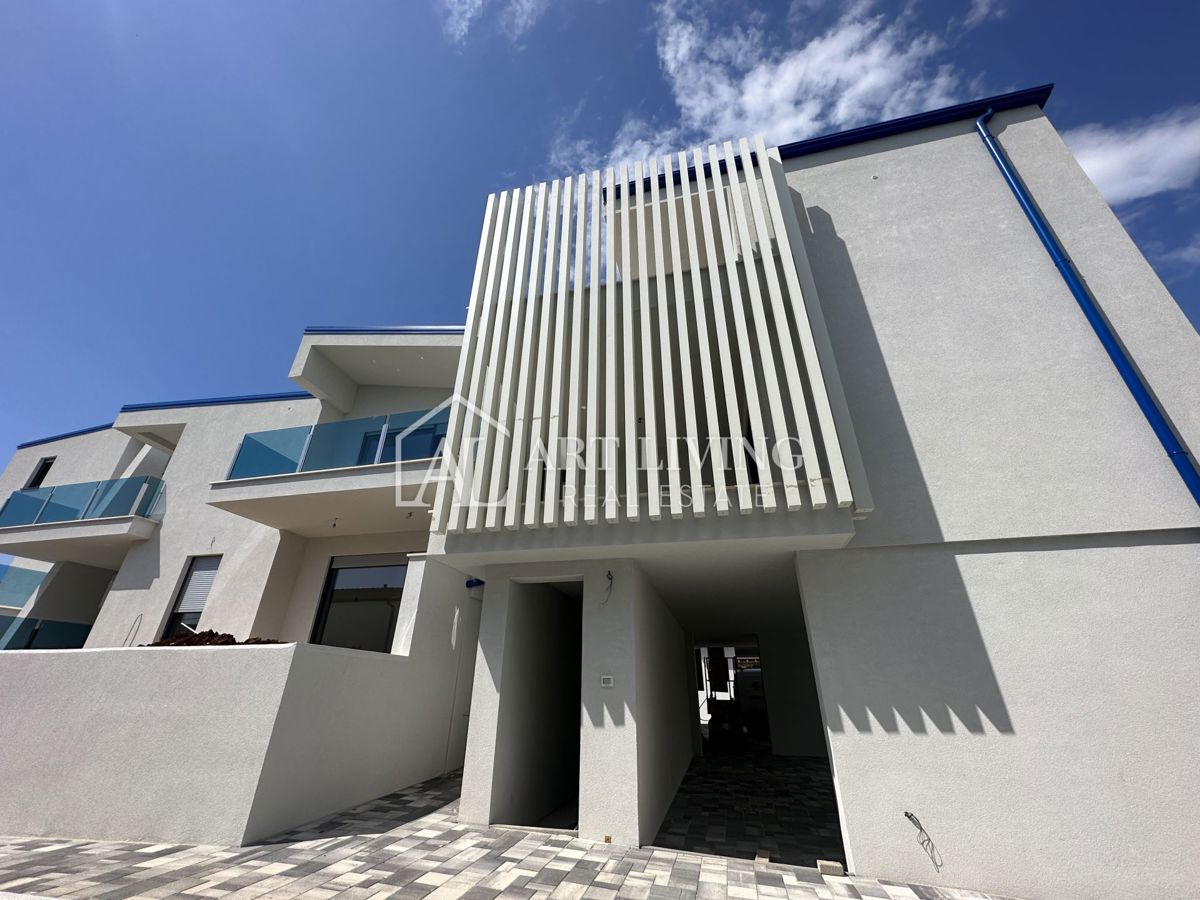 Istra, Umag, okolica - moderno stanovanje v novogradnji s pogledom na morje