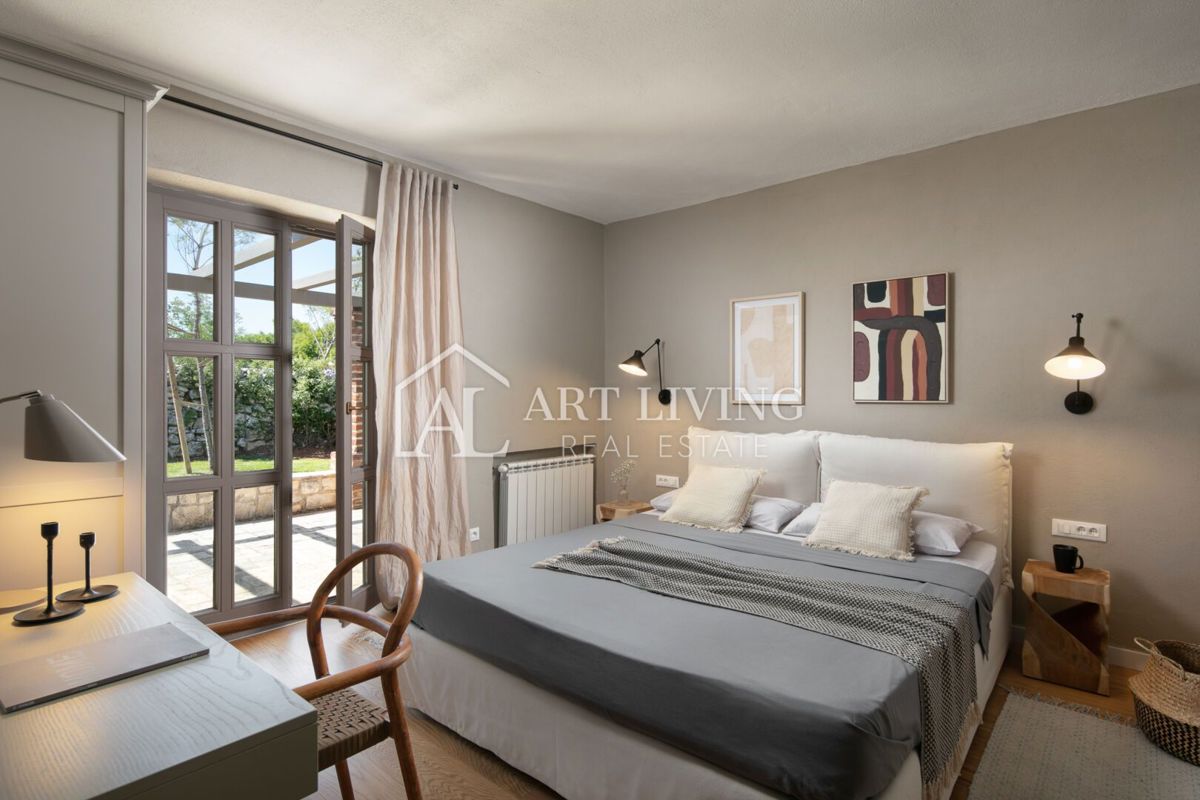 Poreč, okolica - razkošna rustikalna vila z bazenom - PRILOŽNOST