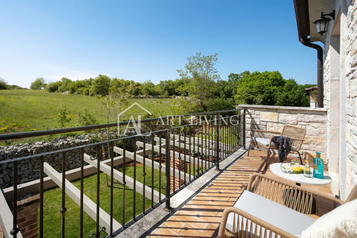 Poreč, okolica - razkošna rustikalna vila z bazenom - PRILOŽNOST