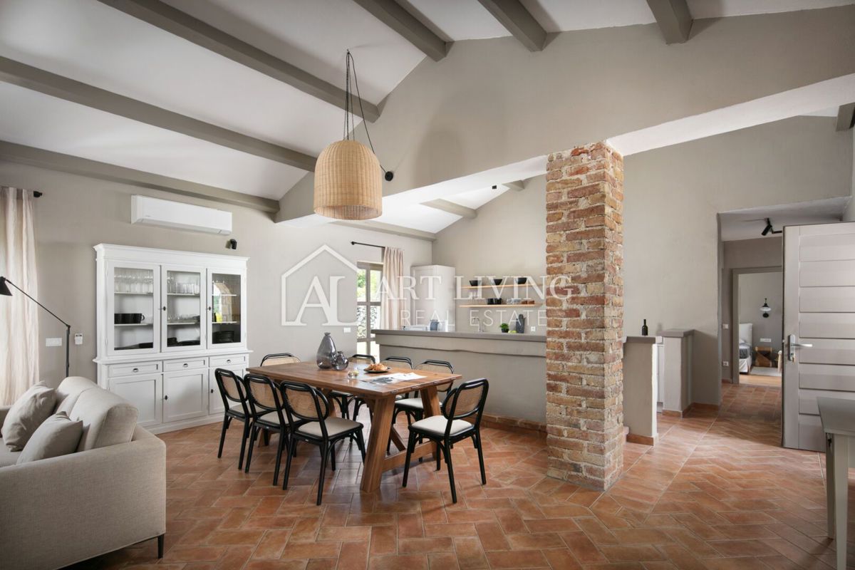 Poreč, okolica - razkošna rustikalna vila z bazenom - PRILOŽNOST