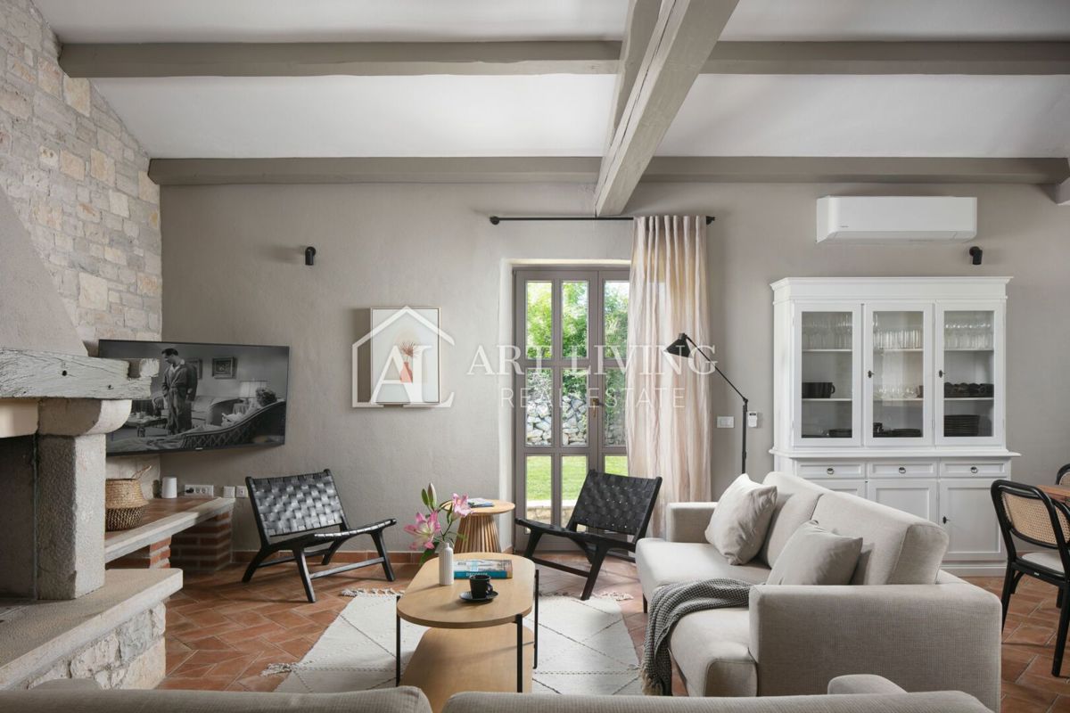 Poreč, okolica - razkošna rustikalna vila z bazenom - PRILOŽNOST