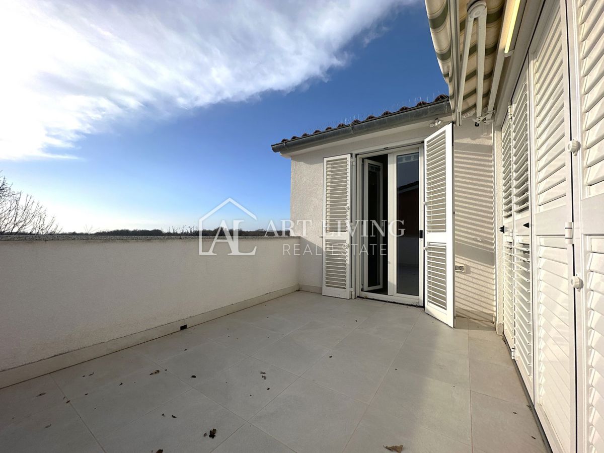 Umag, okolica - očarljivo dvosobno stanovanje na mirni in lepi lokaciji