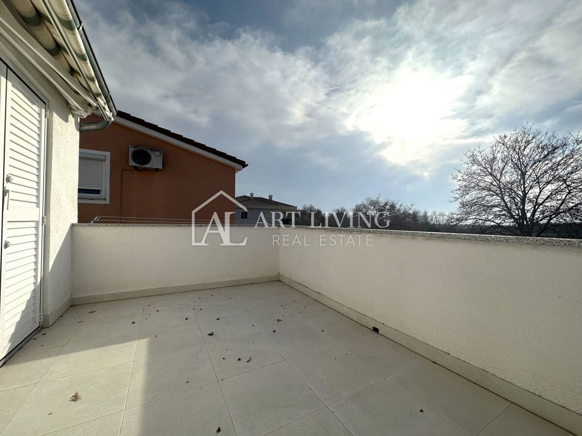 Umag, okolica - očarljivo dvosobno stanovanje na mirni in lepi lokaciji