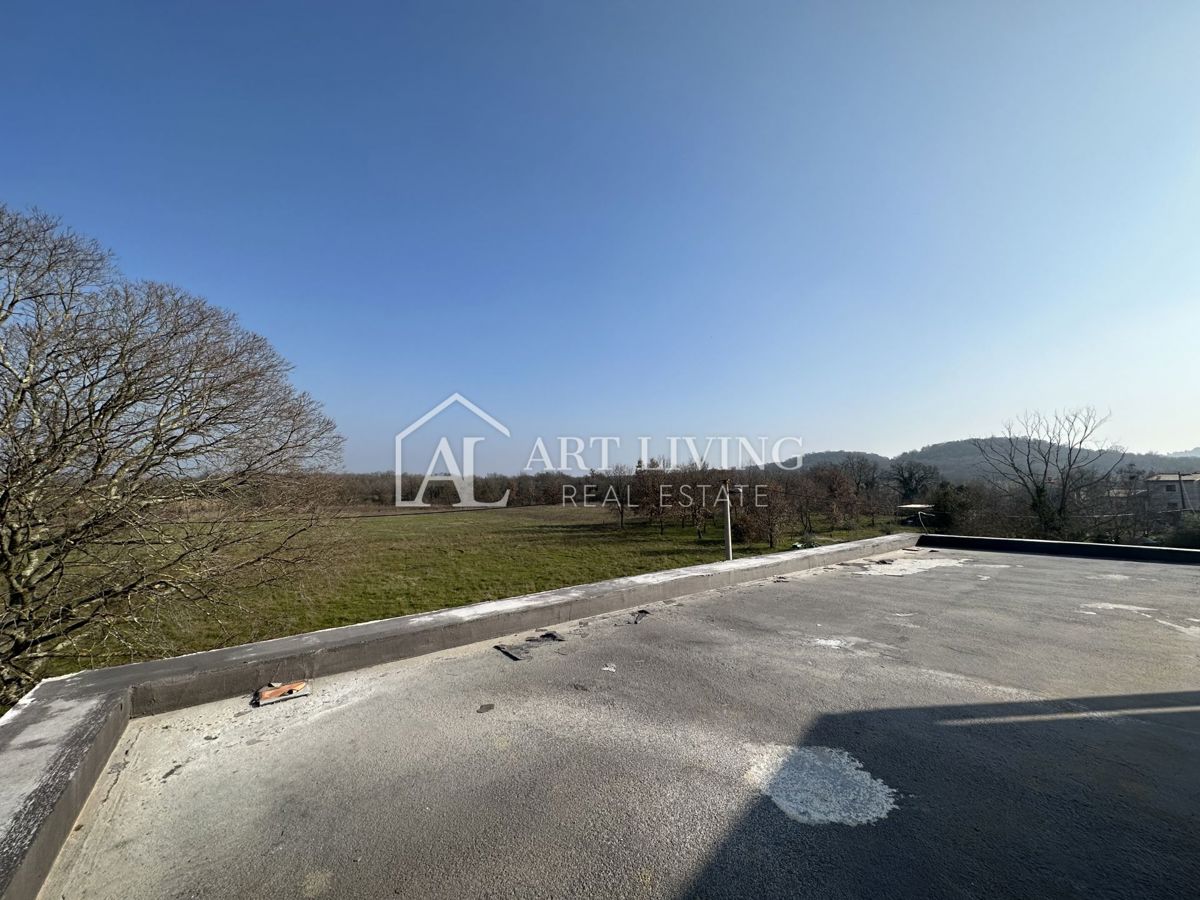 Poreč, okolica - trisobno stanovanje s strešno teraso, 90 m2 - PRILOŽNOST