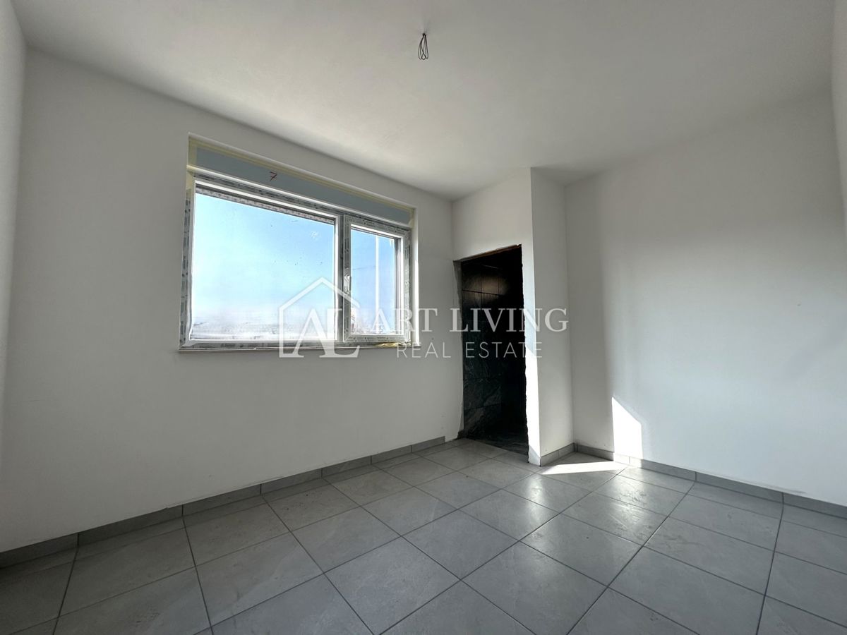 Poreč, okolica - trisobno stanovanje s strešno teraso, 90 m2 - PRILOŽNOST